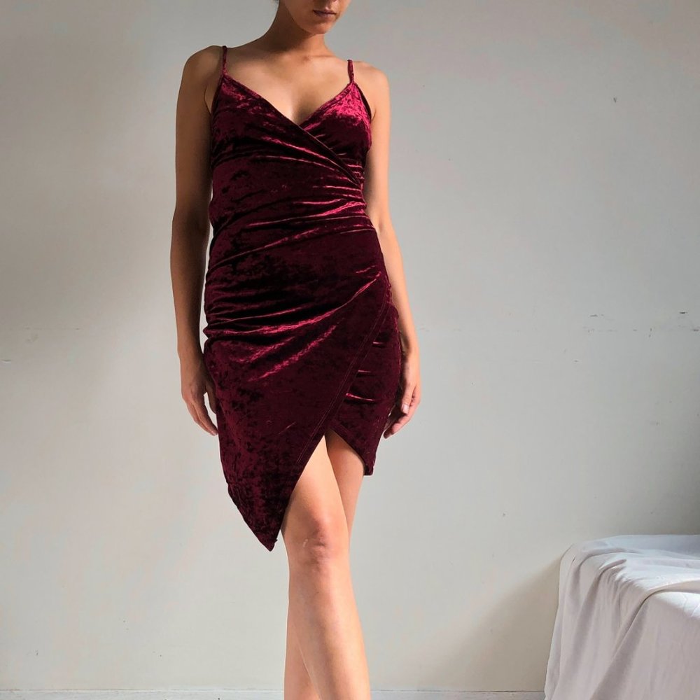 velvet burgundy bodycon mini dress